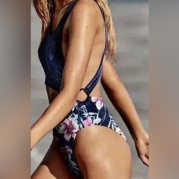 Victoria’s Secret Pink One Piece Cut Out Velvet Hawaiian Print Swimsuit Size Med - Picture 4 of 15